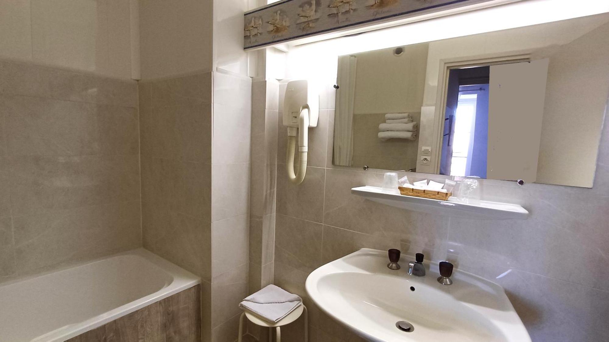 Hotel Montsegur 3*