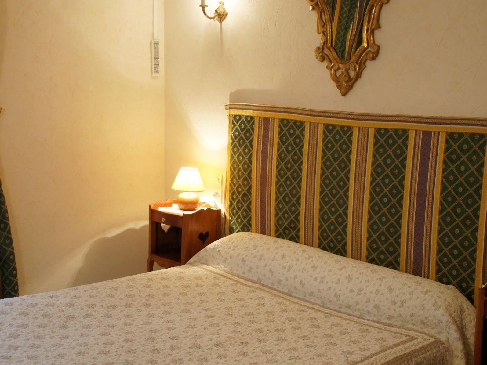 Montsegur Hotel